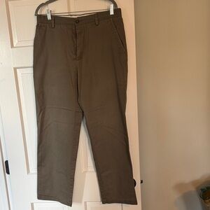 Dockers Men's Khaki Chinos size 33x30